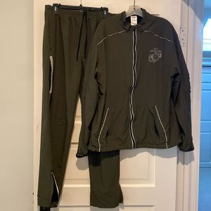 Official Marine Corps track suit.  Men’s large.  Like new!  Barely worn.